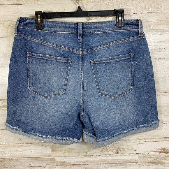 NWT Arizona Junior Jean Distressed Shorts Size 13 - Picture 2 of 3